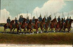 CPA Militaria Dragons Au galop