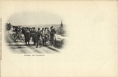 CPA Militaria Formez les faisceaux