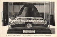 CPA Napoleon 1er Palais de Fontainebleau Chapeau Ile d'Elbe 