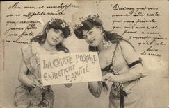 VINTAGE POSTCARD Postcards Woman the postcard maintains the amite