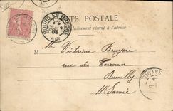 VINTAGE POSTCARD Postcards Woman the postcard maintains the amite