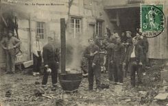 VINTAGE POSTCARD Militaria cooking with the Operations