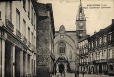CPA Banque Perpignan place Gambetta et cathedrale Societe Generale