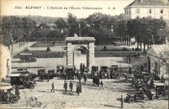 VINTAGE POSTCARD Alfort the entry of the school Veterinary surgeon