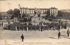 VINTAGE POSTCARD Toulouse the statue of Riquet and the National school Veterinary surgeon