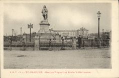 CPA Toulouse Statue Riquet et Ecole Veterinaire 