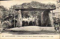 CPA Dolmen Menhir Saint Nazaire Dolme trilitre Enfant Folklore 
