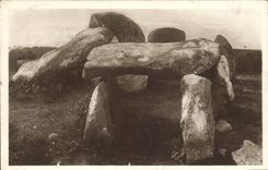 VINTAGE POSTCARD Dolmen Menhir Carnac Dolmen of Kermario