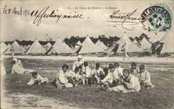 CPA Militaria Au camp de Chalons La soupe
