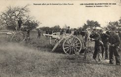 CPA Militaria Les grandes manoeuvres de 1905 Pendant le combat Feu