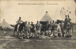 CPA Militaria Camp de Coetquidan Entree d'une tente