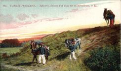 CPA Militaria Infanterie Descente d'un talus par les mitrailleurs