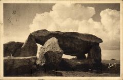 VINTAGE POSTCARD Dolmen Menhir Carnac Dolmende ker Gavat