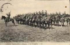 CPA Militaria Dragons Les trompettes