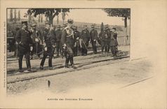 CPA Militaria Arrivee des officiers etrangers 