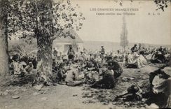 CPA Militaria Grandes manoeuvres Casse croute des officiers 