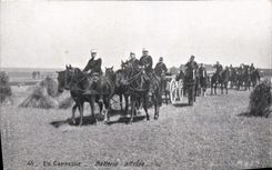 VINTAGE POSTCARD Militaria In shift Battery attelee