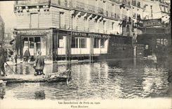 VINTAGE POSTCARD Bank Floods of Paris in 1910 Place Maubert Comptoir d'Escompte