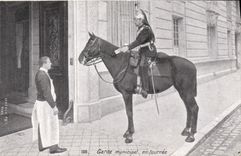 VINTAGE POSTCARD Militaria Keeps republican in round