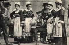 CPA Cartomancie Voyance Folklore Le tireur de Bonne aventure Costumes de fete de Scaer et Bannalec 