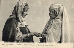 VINTAGE POSTCARD Cartomancy Clairvoyance Folklore Witch reading in the lines of the hand