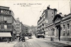 VINTAGE POSTCARD Banque de France and street Thiers Le Havre
