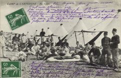 CPA Militaria Camp de Carpiagne Au repos 