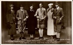 VINTAGE POSTCARD royal The lovers and the family group