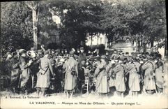 CPA Militaria La Valbonne Musique au mess des officiers Un point d'orgue 