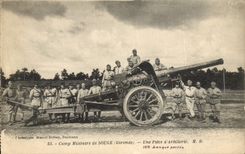 CPA Militaria Camp militaire de Souge Une piece d'artillerie 