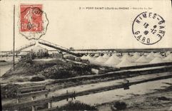 VINTAGE POSTCARD Folklore Salt-water Marshes Port Saint Louis of the Rhone Collects salt