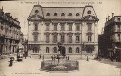 VINTAGE POSTCARD Bank Bordeaux Savings bank and the group of Gloria Victis