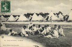 CPA Militaria Camp de Chalons La soupe 