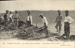 VINTAGE POSTCARD Militaria the Indians make trenches