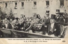 CPA Visite des souverains anglais a Paris 1914 La revue de Printemps SM Le Roi Georges V et M Poincare