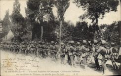 CPA Militaria L'armee anglaise en campagne Infanterie indienne aux environs de Peronne en marche pour le front