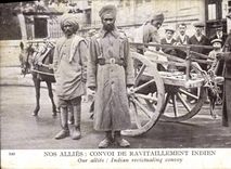 CPA Militaria Nos allies Convoi de ravitaillement indien 