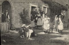 CPA Folklore Marais salants Au pays du sel Un bapteme