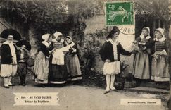 VINTAGE POSTCARD Folklore salt-water Marshes With the country of Salt Return of the baptism