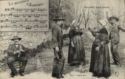 CPA Folklore Auvergne La bourree