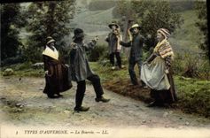 CPA Folklore Auvergne La bourree