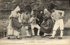CPA Folklore Auvergne La Montargnade