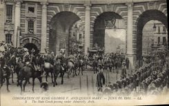 VINTAGE POSTCARD Coronation off King George V and Queen Mary June22 1911 The state coach passing under Admiralty Arch