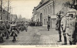CPA Medaille Le general Allenby vient de decorer un regiment Militaria