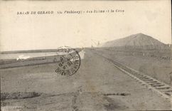 CPA Folklore Marais Salants Salin de Giraud Cie Pechiney Les salins et la Greve