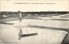 VINTAGE POSTCARD Folklore Salt-water Marshes the Borough of Batz the harvest of gro salt