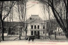 VINTAGE POSTCARD Bank Savings bank Foix the fountain and the Savings bank