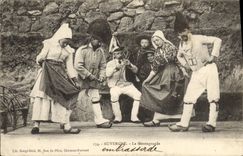 CPA Folklore Auvergne La Montagnarde