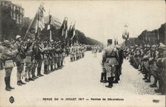 VINTAGE POSTCARD Militaria Medal Re-examined of the Given July 14th, 1917 of decorations