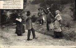 CPA Folklore La Bourree Auvergne 